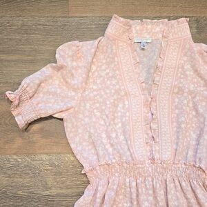 Gorgeous pink floral maxi dress! Perfect for summer photos! Size 8